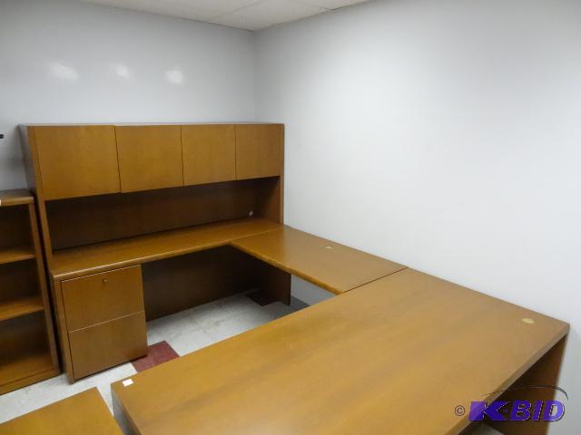 U shaped office desk. 5 drawer. Key works for...