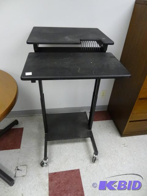 Stand up computer cart with metal frame. Adju...