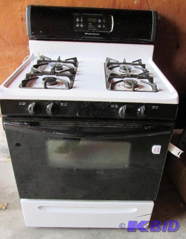 lot 1 image: LP Gas oven and range, good condition...