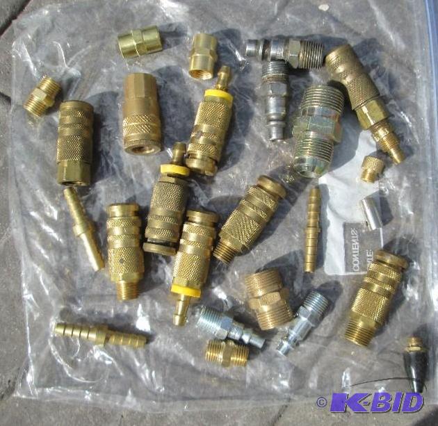 lot 10 image: Lot of assorted air hose connectors...