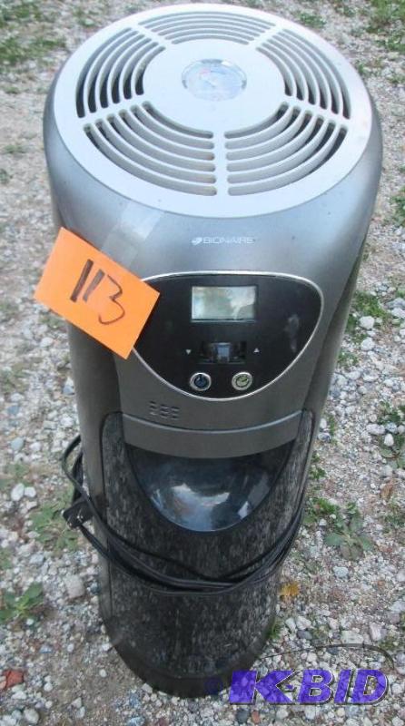 lot 113 image: Air purifier Bionaire brand...