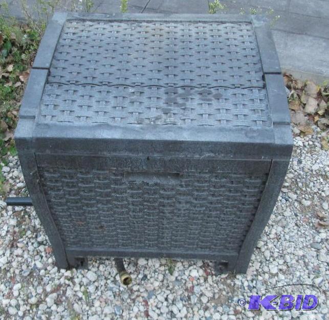 lot 122 image: hose holder...