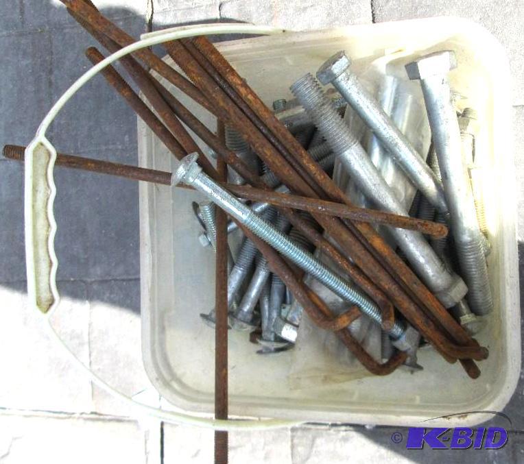 lot 14 image: Lot of assorted bolts and concrete anchors...