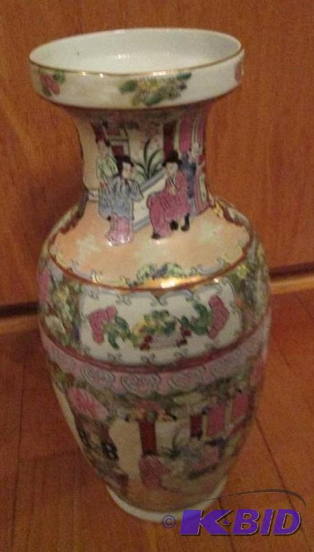 lot 162 image: Vase with China scene...
