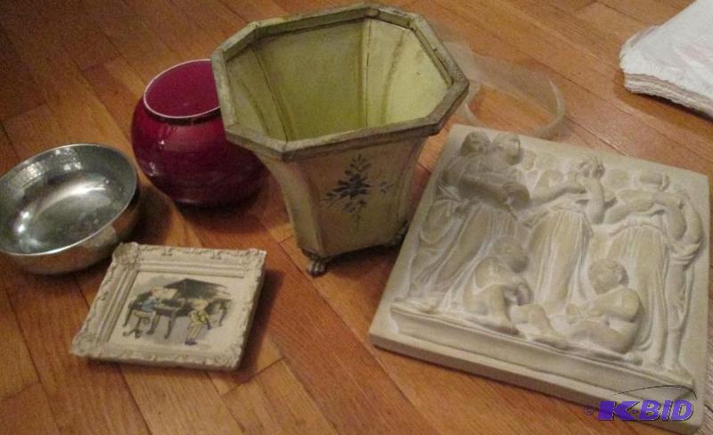 lot 174 image: mixed lot of bowlsvases and frame...