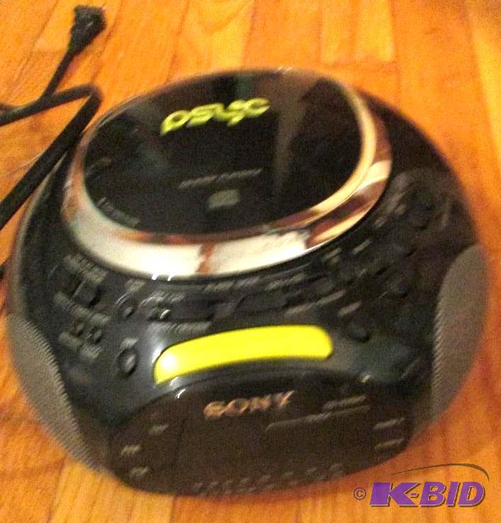 lot 175 image: Sony single CD player alarm clock...