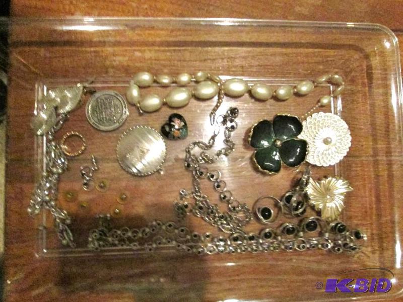 lot 180 image: misc lot of jewelry, broaches, necklace, eari...