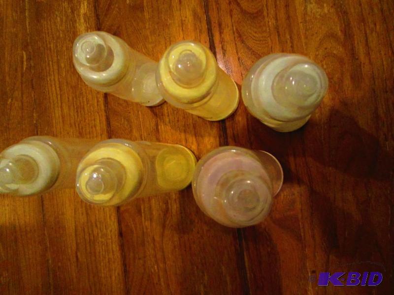lot 190 image: Lot of 3- 6 oz and 3- 8 oz Playtex Ventaire b...