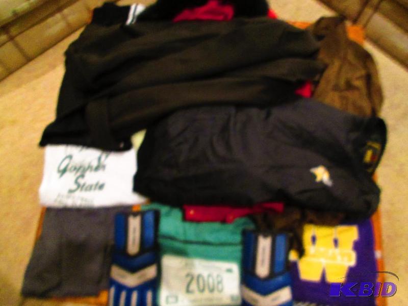 lot 192 image: Mixed lot of clothing and coats, including a ...