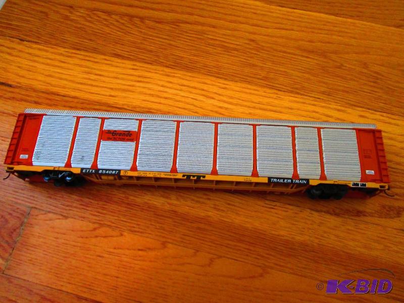 lot 212 image: Model Train Rio Grande the Action road ETTX 8...