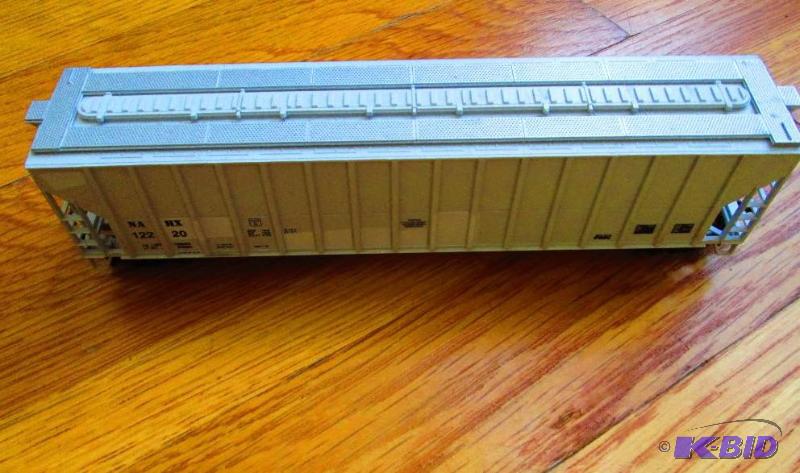 lot 218 image: Model Train NAHX 12220...