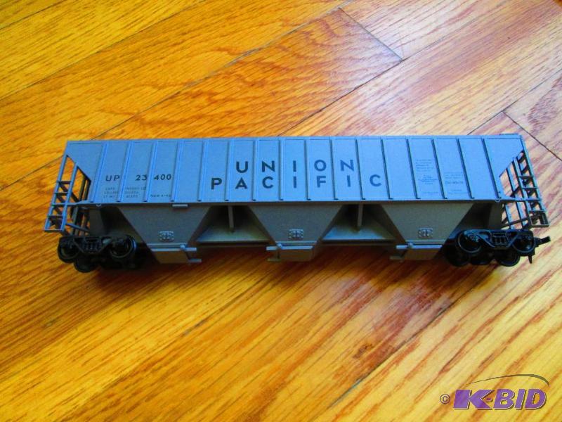 lot 221 image: Model Train Union Pacific UP 23400...