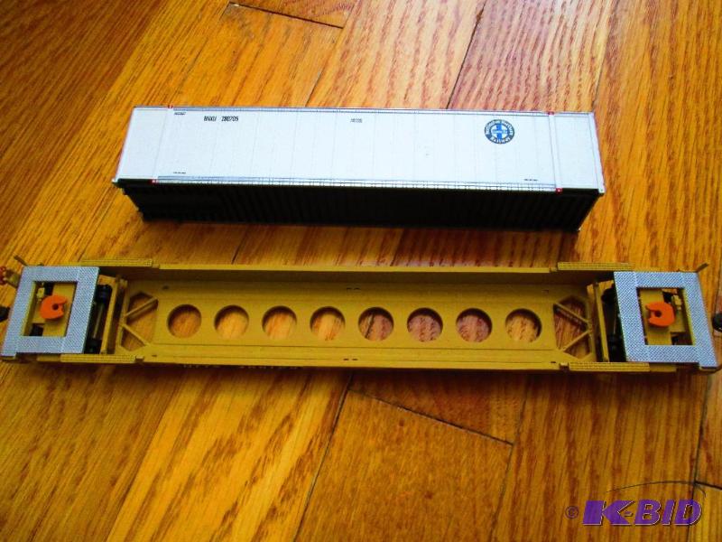 lot 236 image: Model Train TTX 48 DTTX 456129 and Burlington...