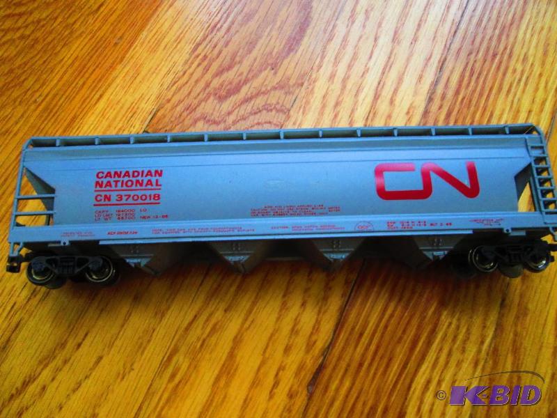 lot 244 image: Model Train Canadian National CN 370018...