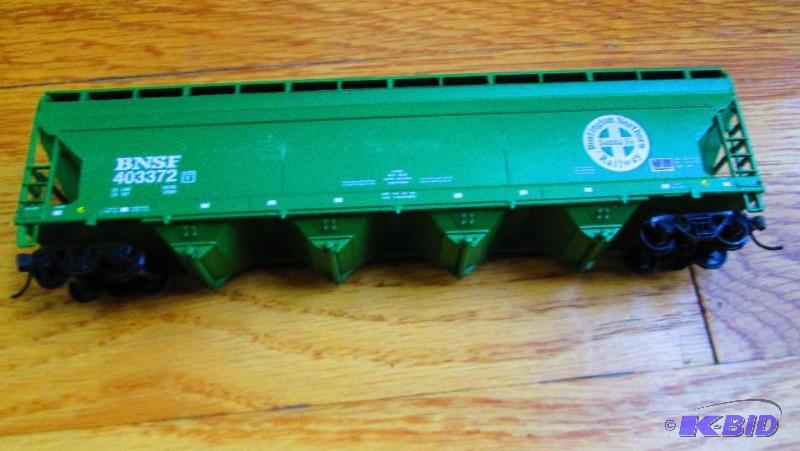 lot 245 image: Model Train Burlington Northern Santa Fe Rail...