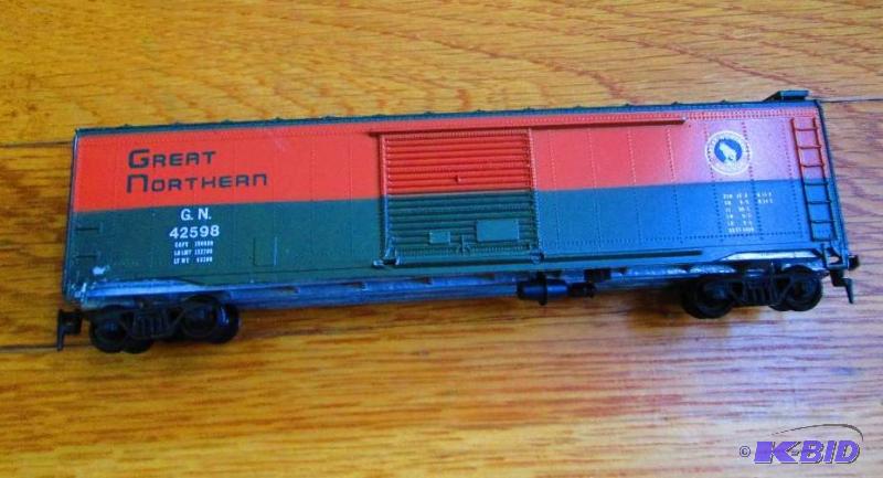 lot 254 image: Model Train Great Northern G.N. 42598...