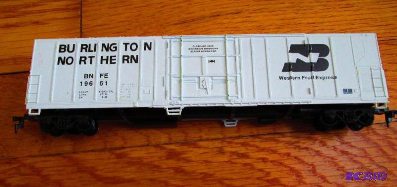 lot 256 image: Model Train Burlington Northern Western Fruit...