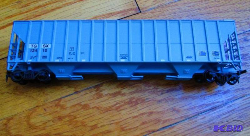 lot 260 image: Model Train TGSX 12410...