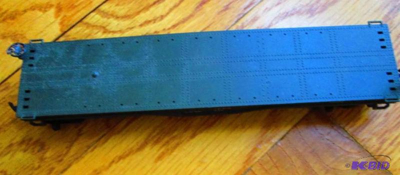 lot 275 image: Model Train DODX 39900...