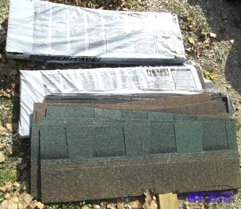 lot 32 image: 2 full flats and one partial flat of shingles...