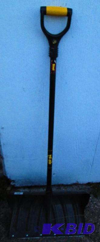 lot 405 image: Yo Ho steel handle shovel...