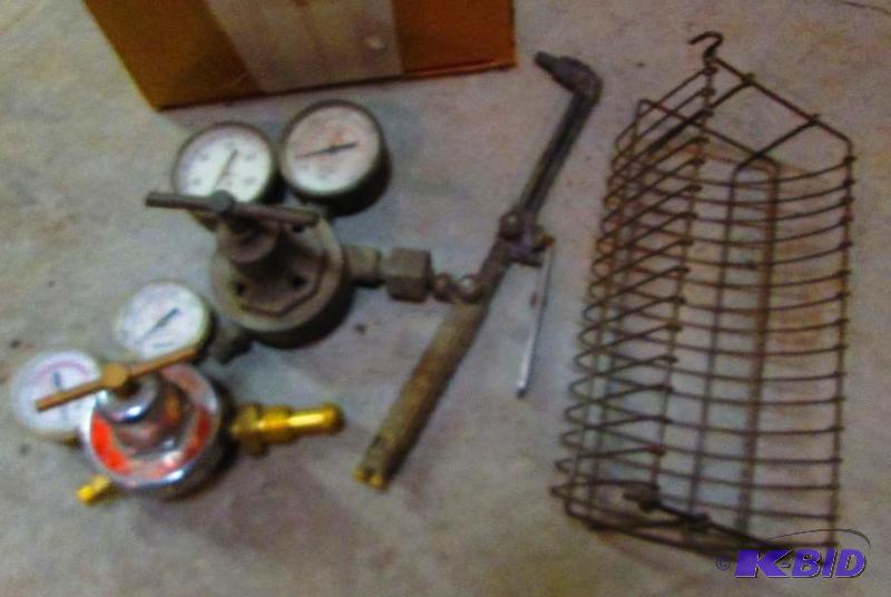 lot 417 image: Oxygen and acetelyn cutting torch regulators...