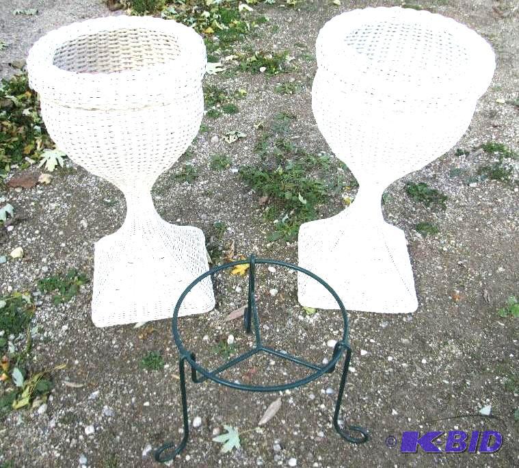 lot 44 image: Lot of 3 planter holders, 2 white wicker are ...