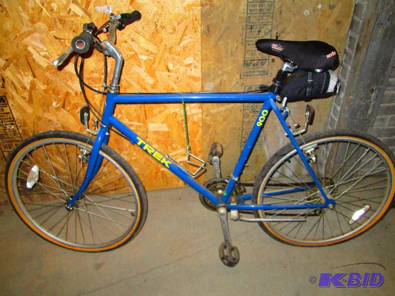 lot 441 image: Trek Bike with gel seat...