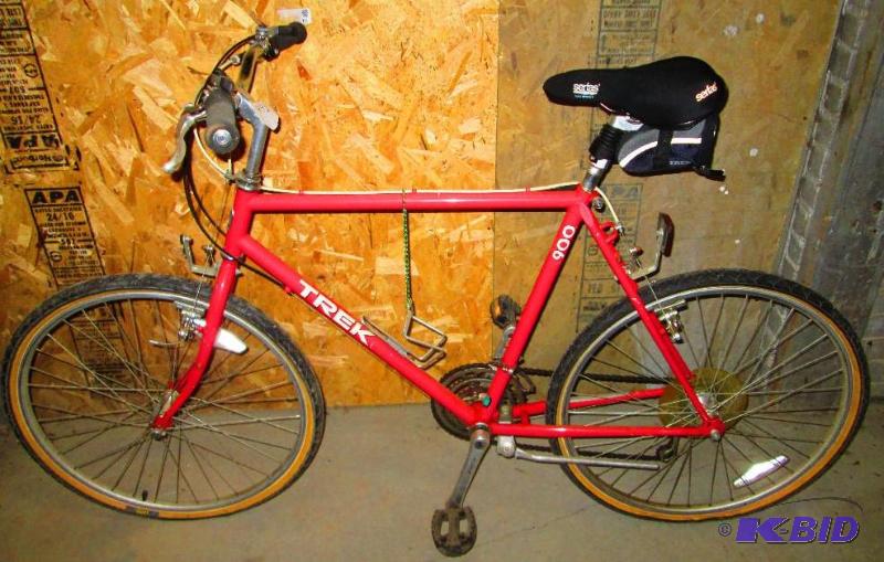 lot 442 image: Red Trek Bike with gel seat...