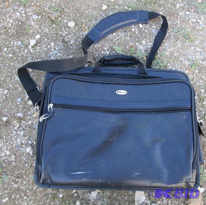 lot 69 image: Targus case with shoulder strap,...