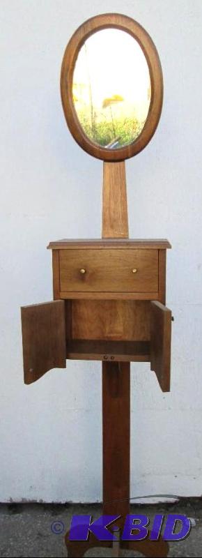 lot 80 image: Vanity Mirror on Stand- measures 71 in tall...