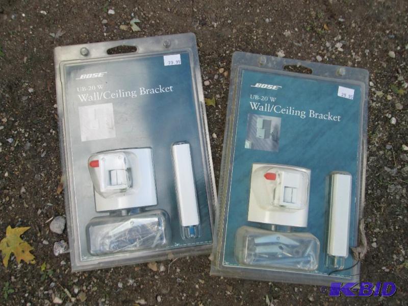 lot 84 image: BOSE UB-20 W wall  ceiling bracket...