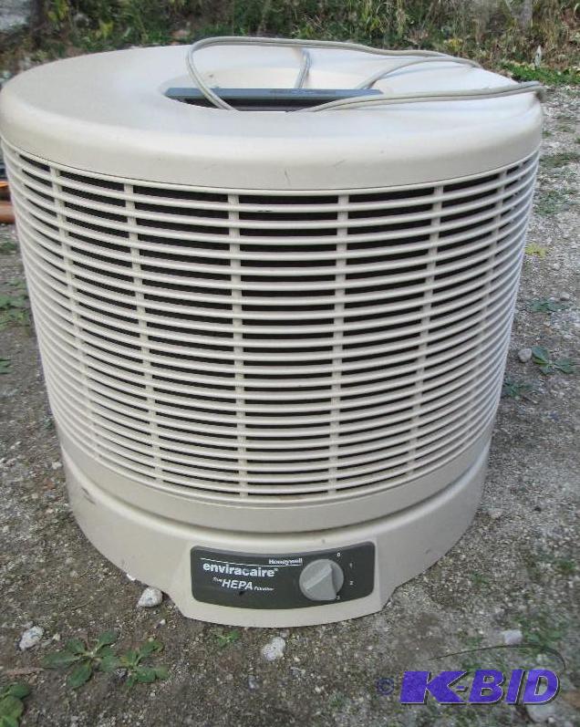 lot 91 image: Honeywell Enviracare HEPA air filter...