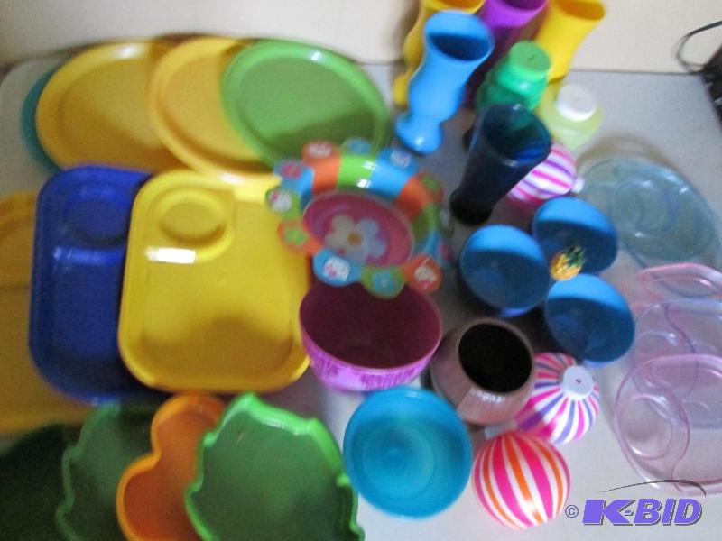 Lot of plastic ware...