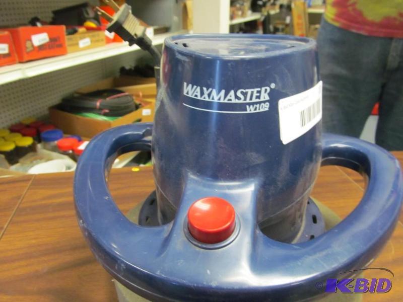 lot 10 image: Wax Master Auto Buffer