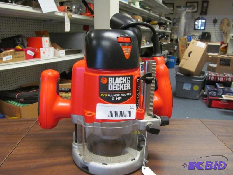 lot 11 image: B&D 2HP RP400 Plunging Hand Router NEW