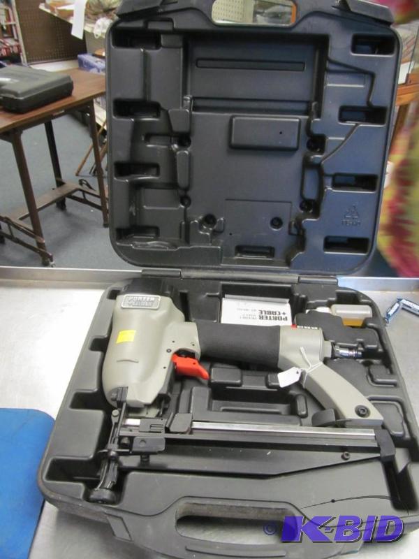 lot 19 image: Porter Cable 16ga Pnumatic Nailer #FN250B Like New