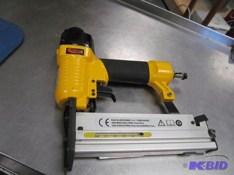 lot 21 image: Magnum Air Nailer New