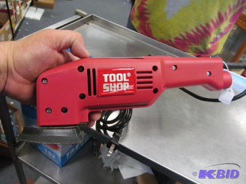 lot 24 image: Tool Shop Detail Sander New