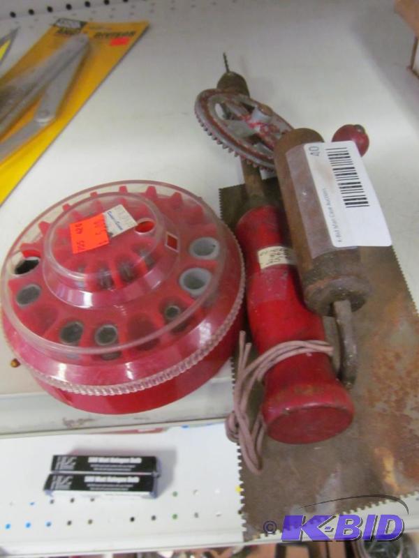 lot 40 image: Lot of misc vintage tools