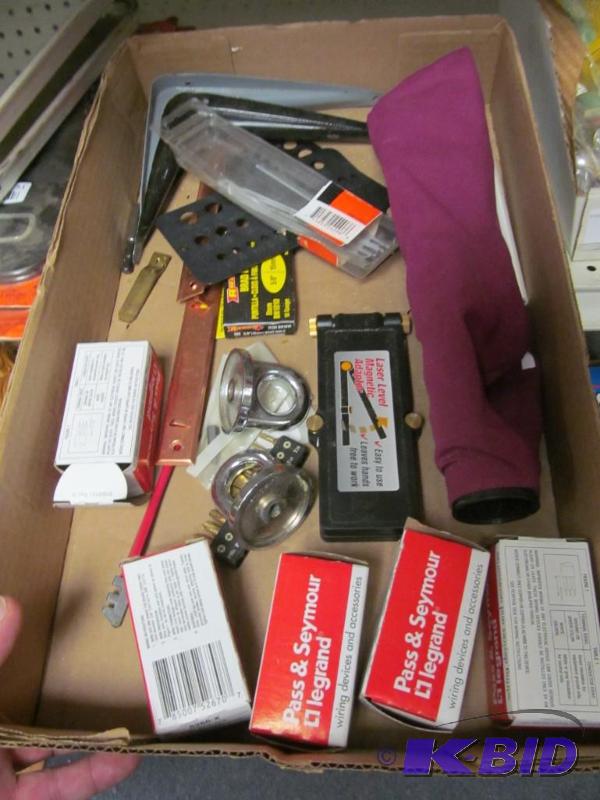 lot 52 image: misc lot of tools, electrical plugs