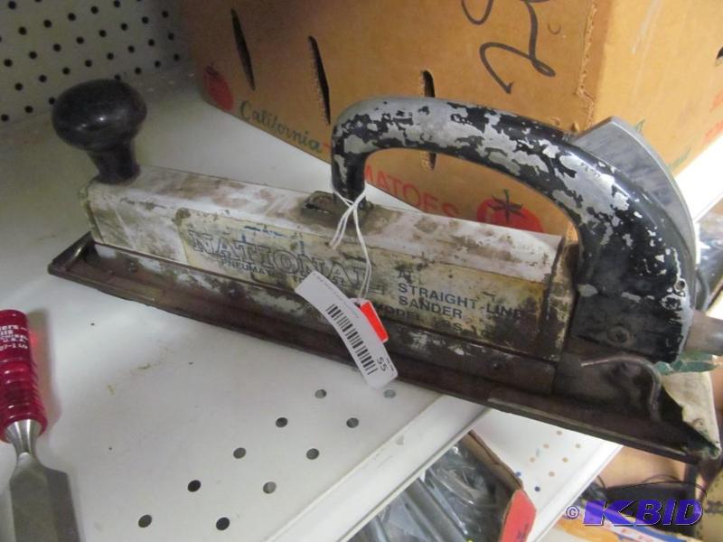lot 55 image: air straight line auto body sander