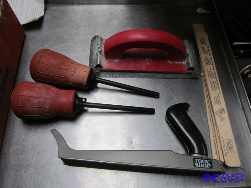lot 63 image: Lot of misc tools