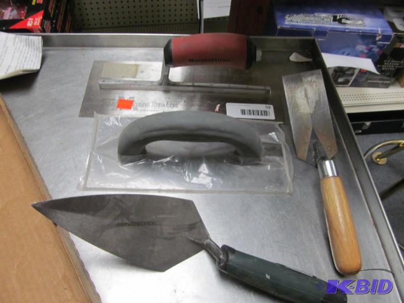 lot 64 image: Lot of misc trowels