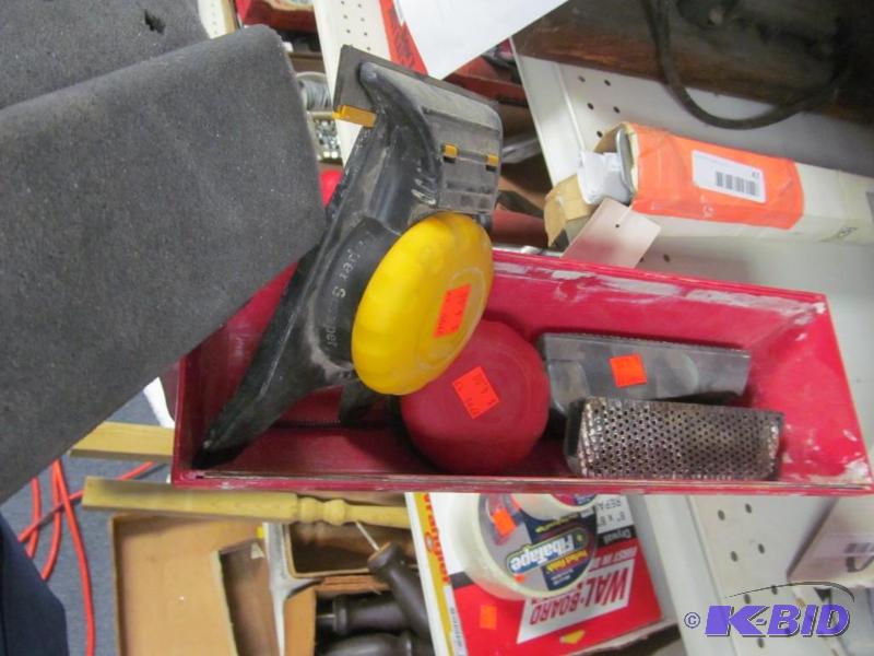 lot 65 image: Lot of misc tools