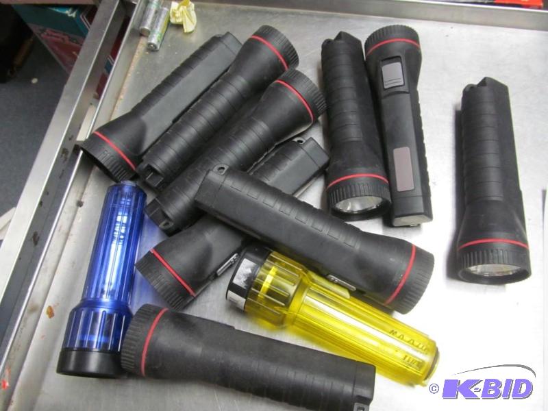 lot 77 image: lot of 11 NEW flash lights
