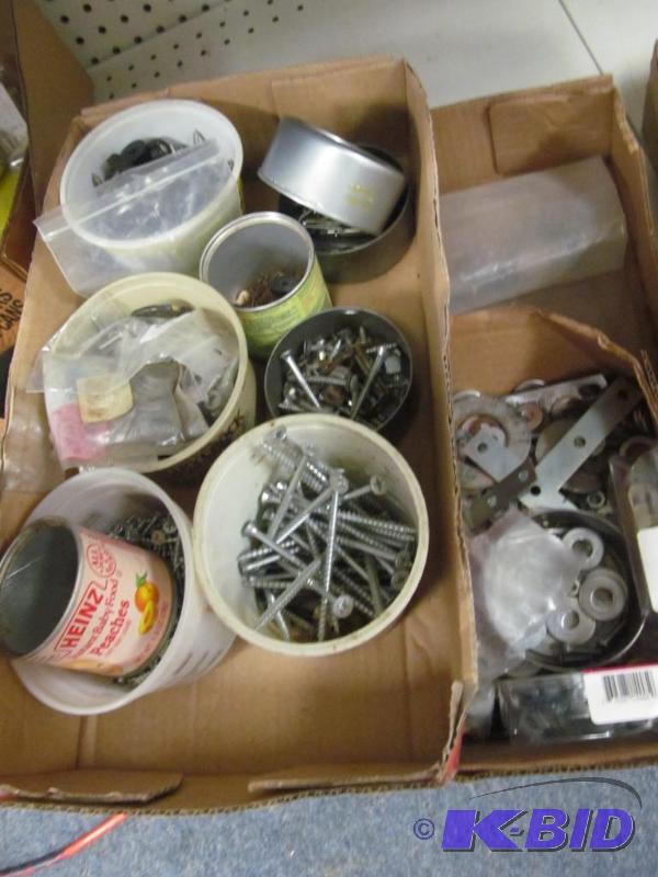lot 81 image: lot of misc screws and bolts