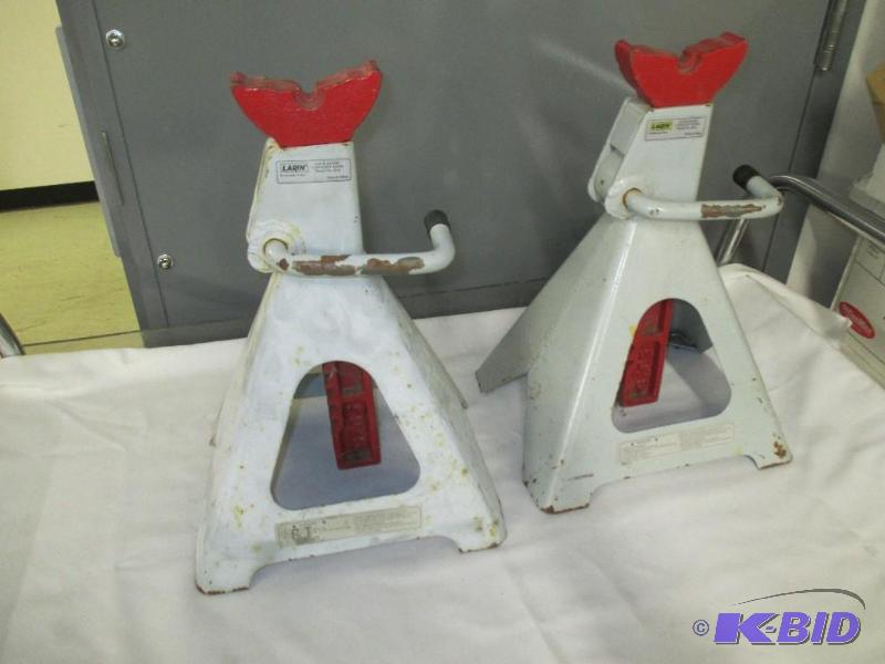 Jack stands