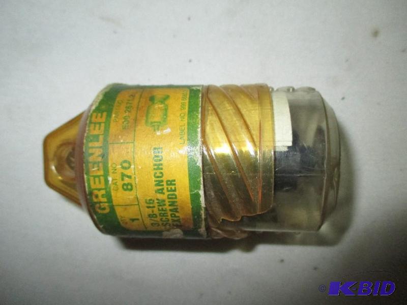 Screw and anchor expander