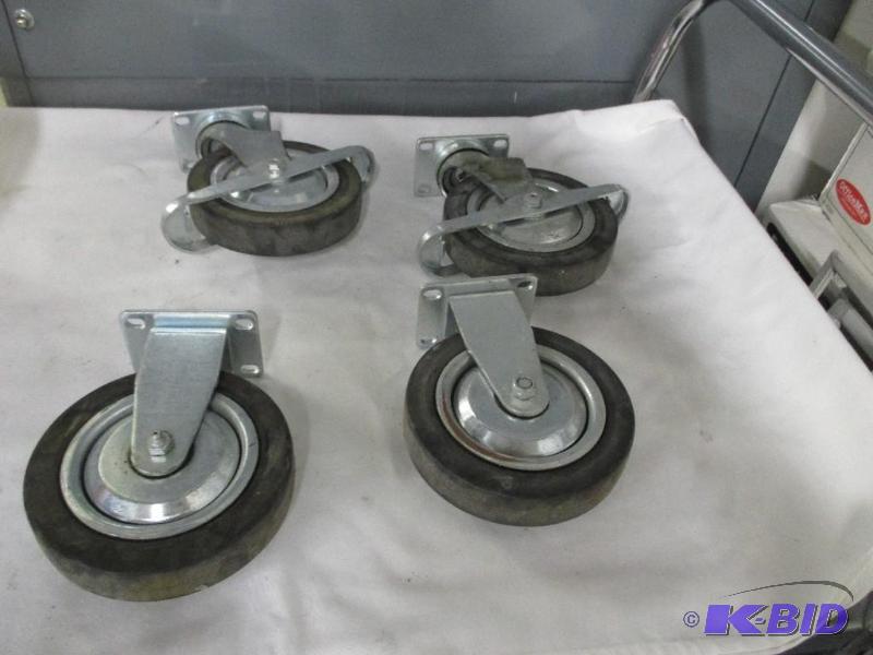 Caster wheel set